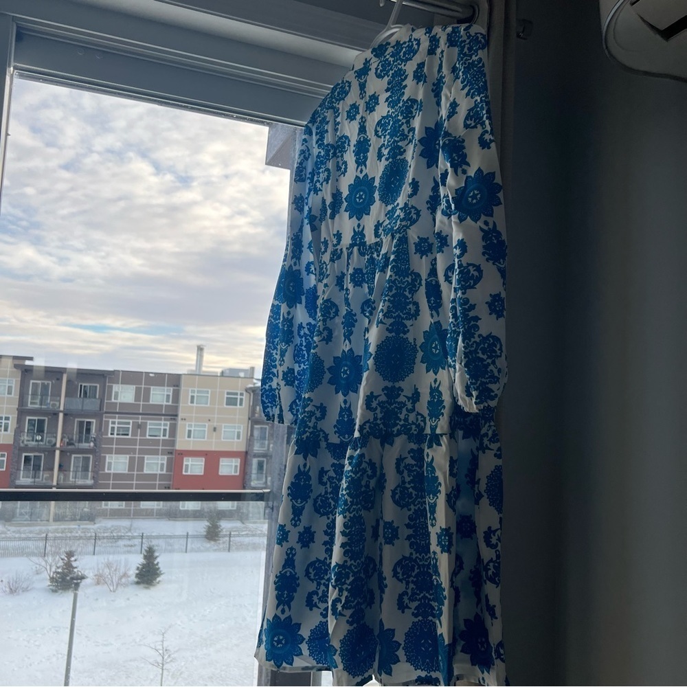 NWT Women Floral print Lantern sleeve Ruffle Hem Dress, Blue,White,Flowy - Picture 6 of 16